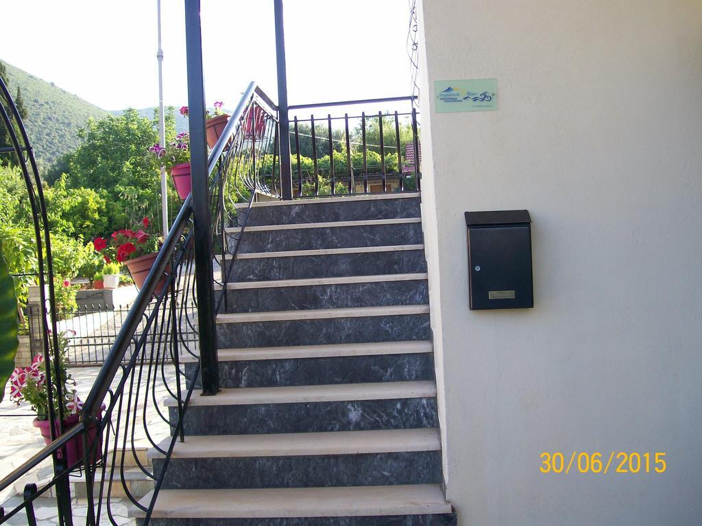 Pouláta Chryspy Toulatos Studios מראה חיצוני תמונה